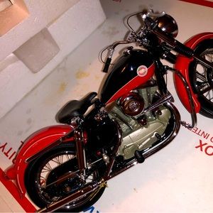 Franklin mint 1:10 scale HD sportster model